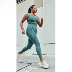 NWT CALIA PowerMove Compression Tights
Puya Green, Size XL